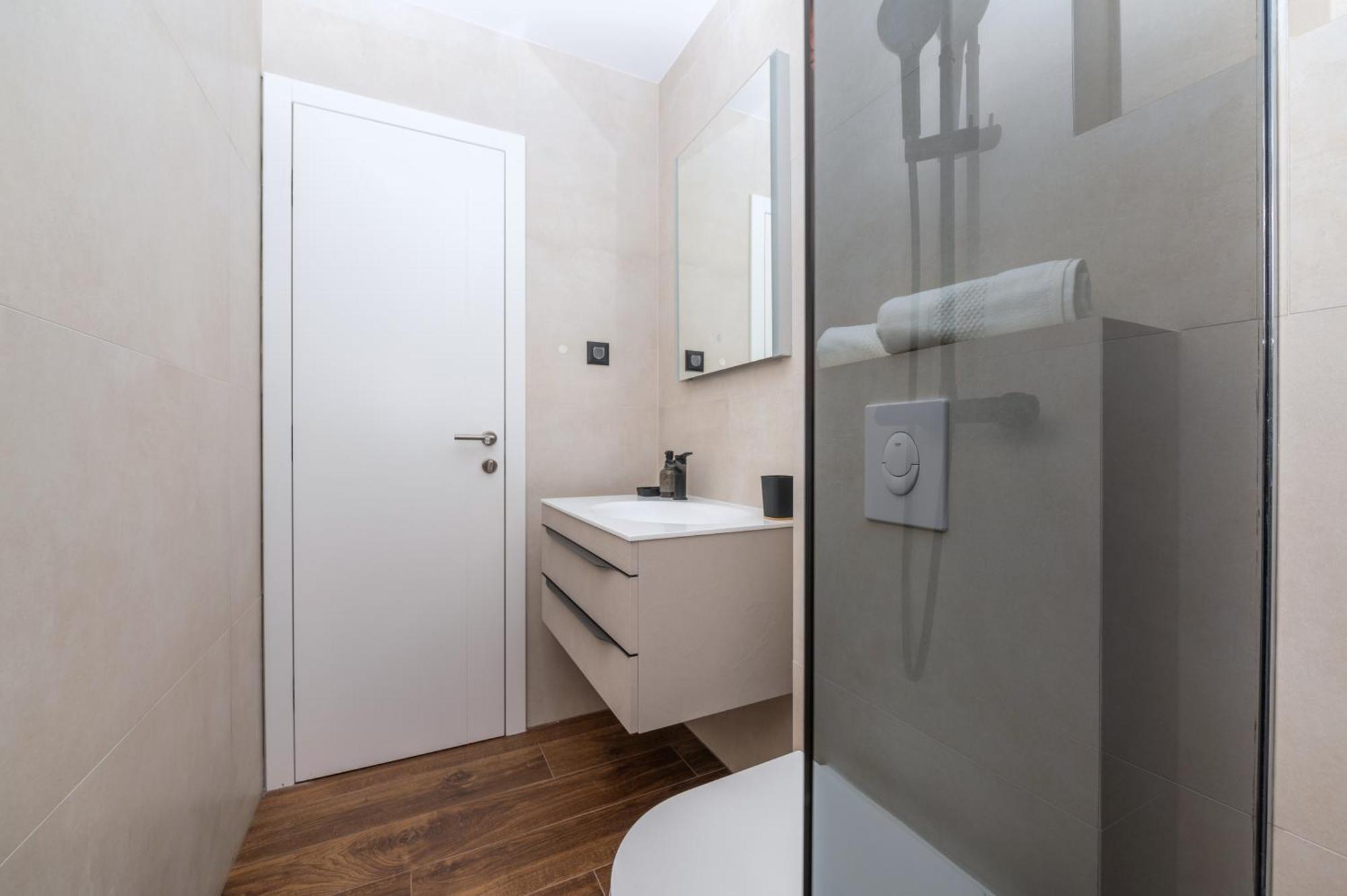 Ap12b Apartment